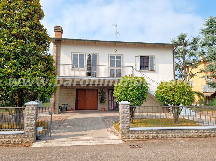 Case in Vendita e in Affitto - 3