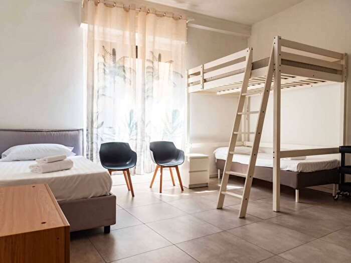 Appartamento trilocale in affitto in Viale Monza, Rovereto, Milano