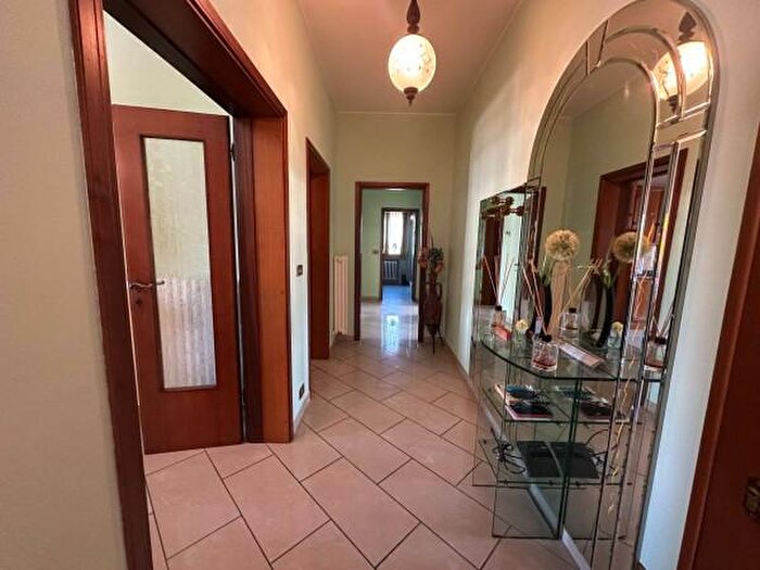 Appartamento con 5 locali in vendita in Vignola