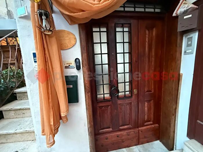 Appartamento trilocale in vendita in Via Alfredo Baccelli, Castel Madama