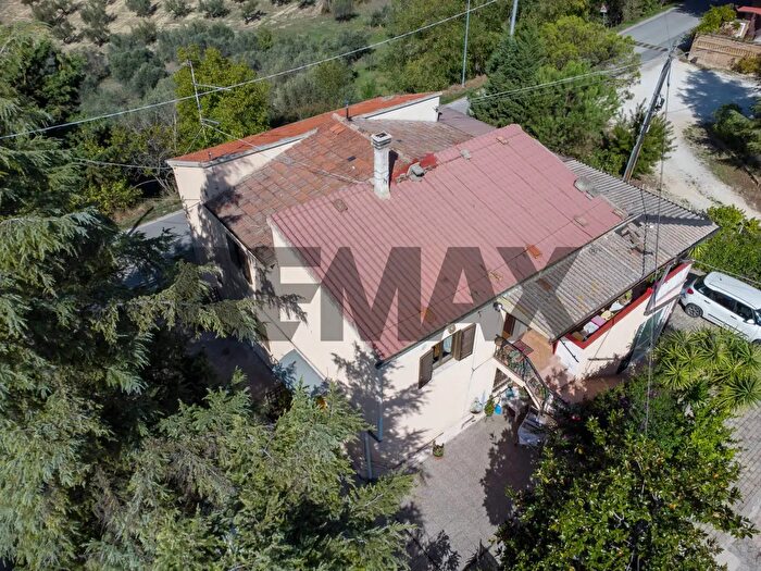 Casa con 5 locali in vendita in Via Ripoli, Spoltore