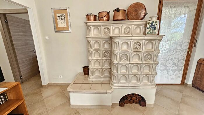 Casa con 6 locali in vendita in Via Silva, Portacomaro