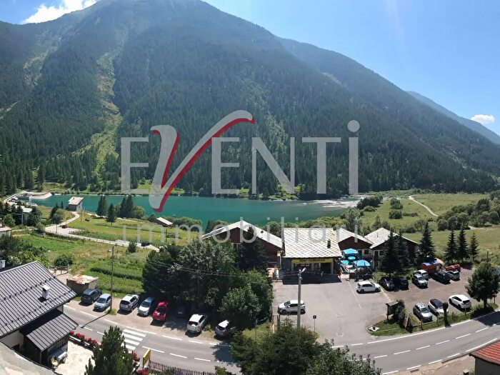 Casa con 15 locali in vendita in Via Challier, Usseaux