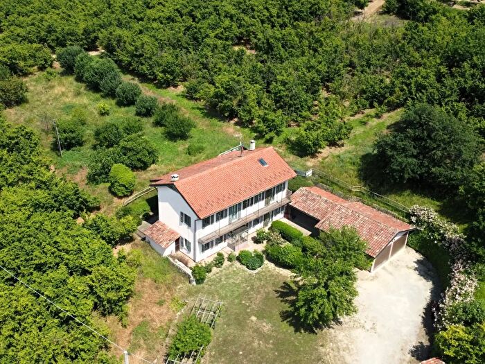 Casa con 9 locali in vendita in Borgata Sant'Antonio, Somano