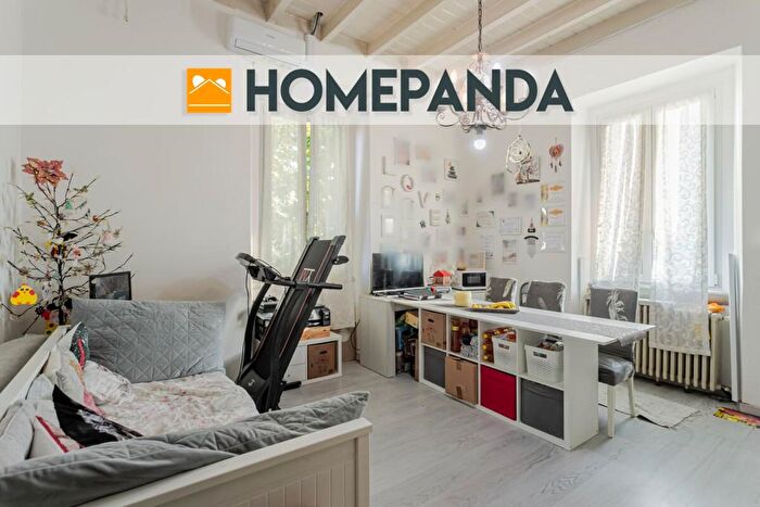 Appartamento con 13 locali in vendita in Via Aldo Moro, Robbiate