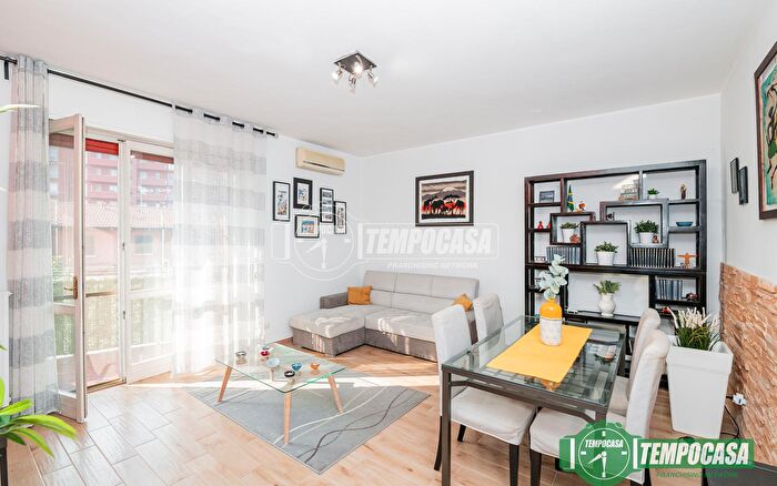 Appartamento trilocale in vendita in Via Curiel, Vimodrone