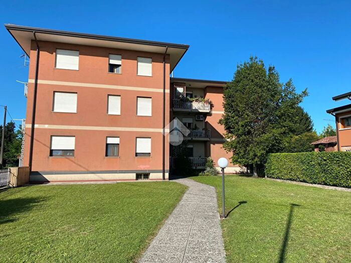 Appartamento quadrilocale in vendita in Via Aldo Moro, Castello Di Godego