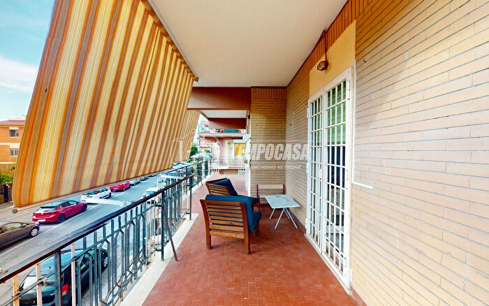 Appartamento trilocale in vendita in Via Alcide De Gasperi, Ladispoli