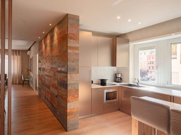 Appartamento quadrilocale in affitto in Via di San Tommaso dAquino, Piazzale degli Eroi, Roma