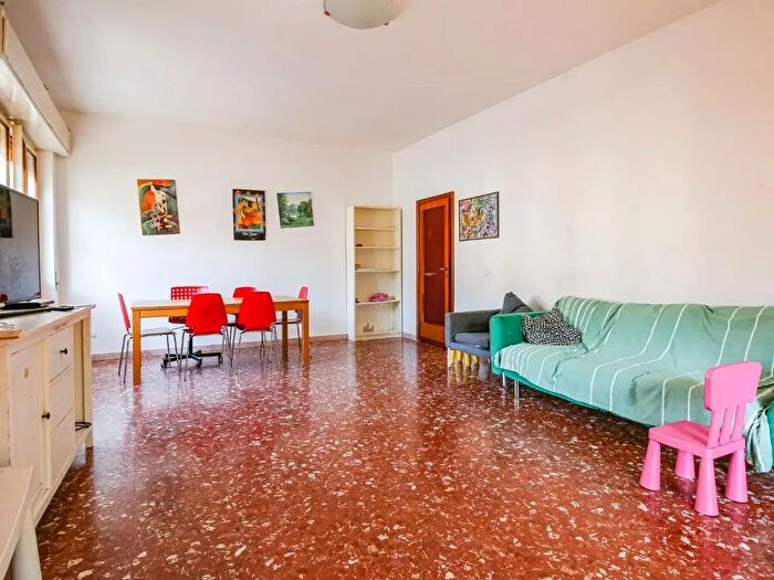 Appartamento con 6 locali in affitto in Pisa