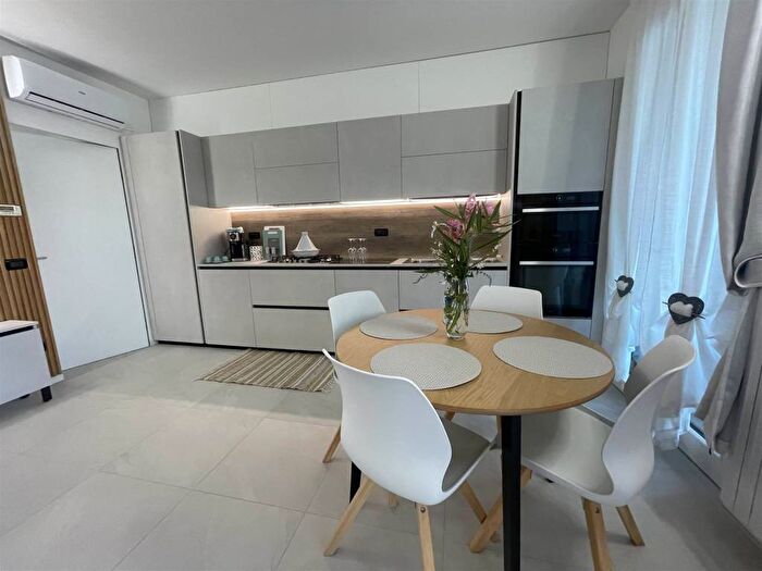 Appartamento bilocale in affitto in Solarolo, Manerba del Garda