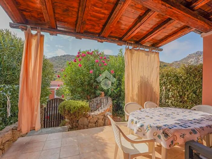 Casa trilocale in vendita in Via Don Gavino Pes, Olbia