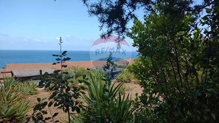 Casa quadrilocale in vendita in Trinità dAgultu e Vignola