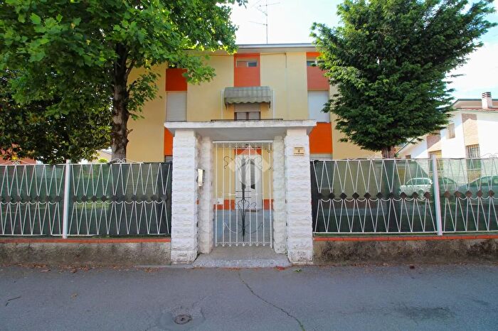 Casa con 7 locali in vendita in Via Gramsci, Campagnola Emilia