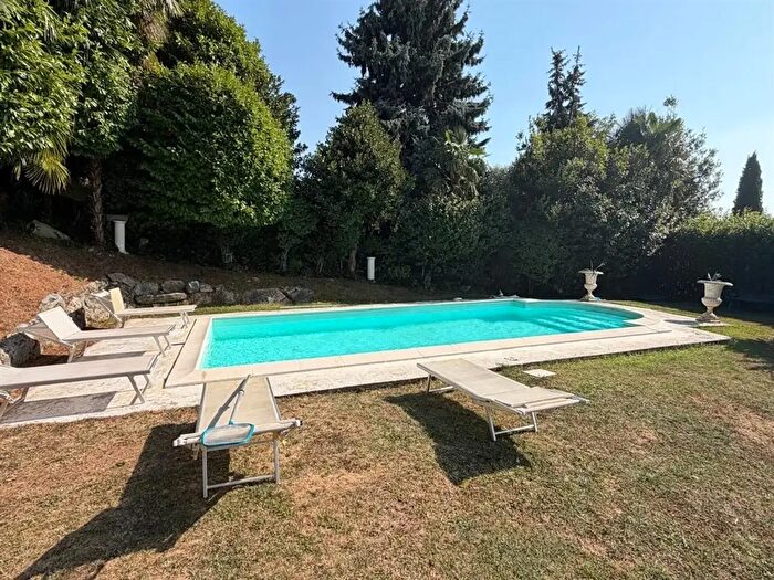 Casa con 5 locali in vendita in Via del Pozzo, Leggiuno