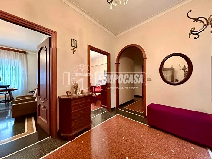 Appartamento quadrilocale in vendita in Via Giovanni aMolfino, Genova