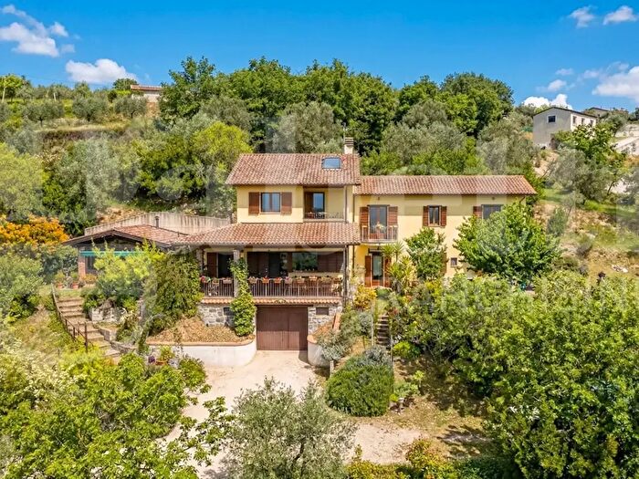 Casa con 9 locali in vendita in Via Prospero Baldeschi Oddi, Corciano