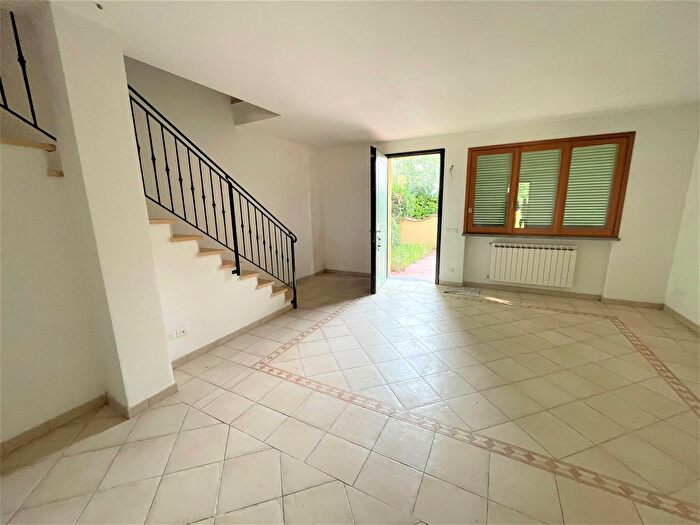 Casa con 5 locali in vendita in Viareggio