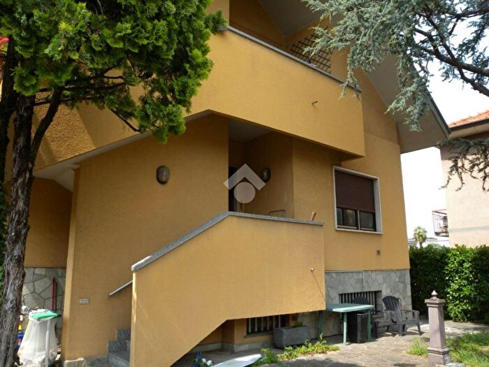 Appartamento trilocale in affitto in Via Alessandro Manzoni, Uboldo