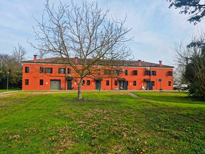 Casa con 6 locali in affitto in Centro, Masi Torello