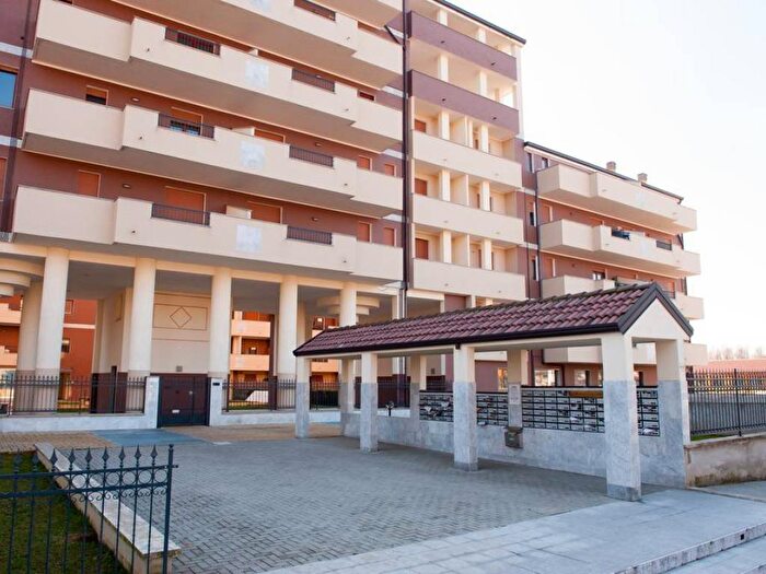 Appartamento trilocale in affitto in Via Vittorio Veneto, Centro, Garbagnate Milanese