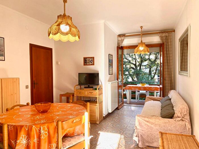 Appartamento trilocale in affitto in Trilocale a Mt Dal Mare via Indipendenza con Giardino e Posto Auto AFFITTIAMO PER PERIODI ESTIVI, Centro, San Vincenzo