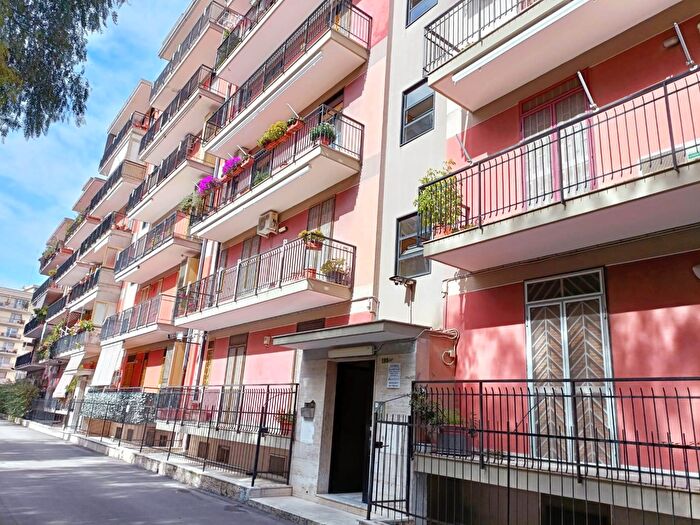 Appartamento con 5 locali in vendita in Via Giovanni Amendola, Bari