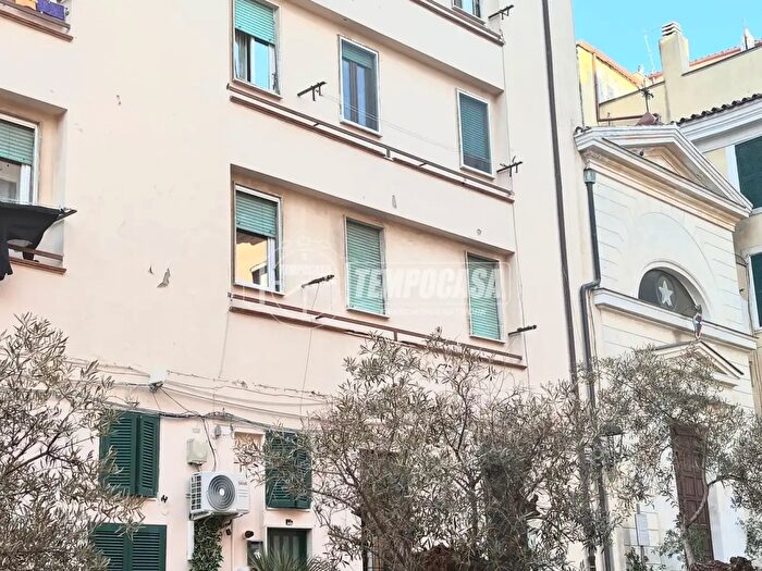 Appartamento trilocale in vendita in Piazza Aurelio Saffi, Civitavecchia