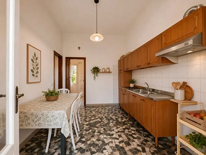 Appartamento con 5 locali in vendita in Pietrasanta