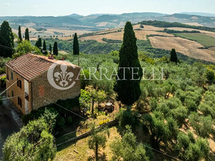 Casa con 7 locali in vendita in Strada Provinciale del Monte Amiata, Pienza