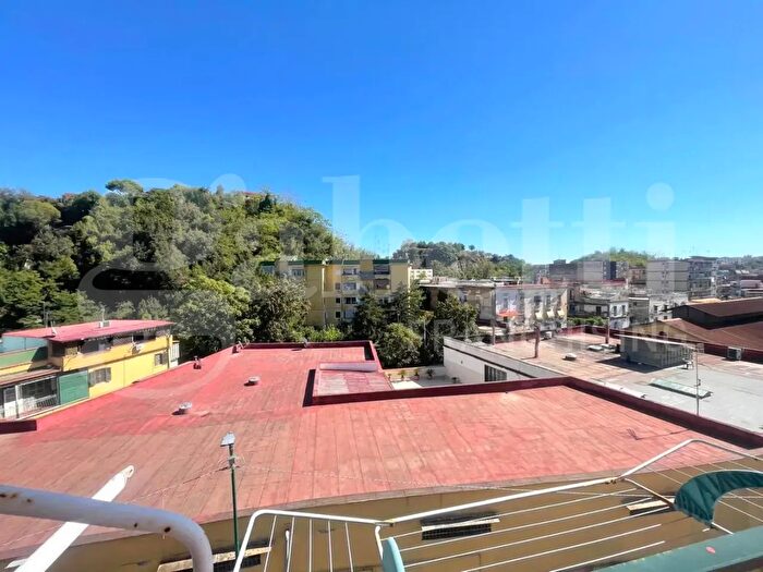 Appartamento bilocale in affitto in Via Santa Maria ai Monti, Napoli