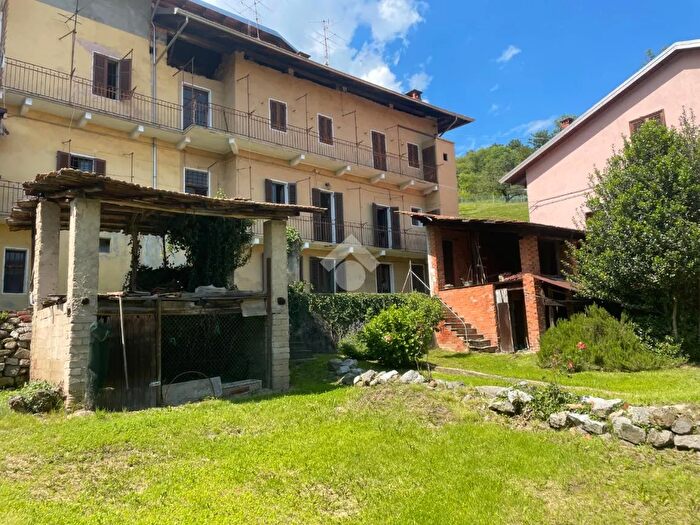 Casa con 9 locali in vendita in Frazione Bose, Valdilana