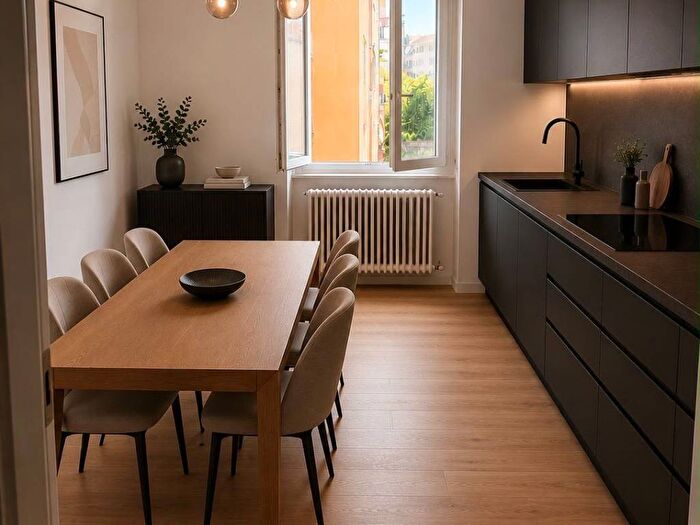 Appartamento quadrilocale in affitto in Via Montevideo, Solari, Milano