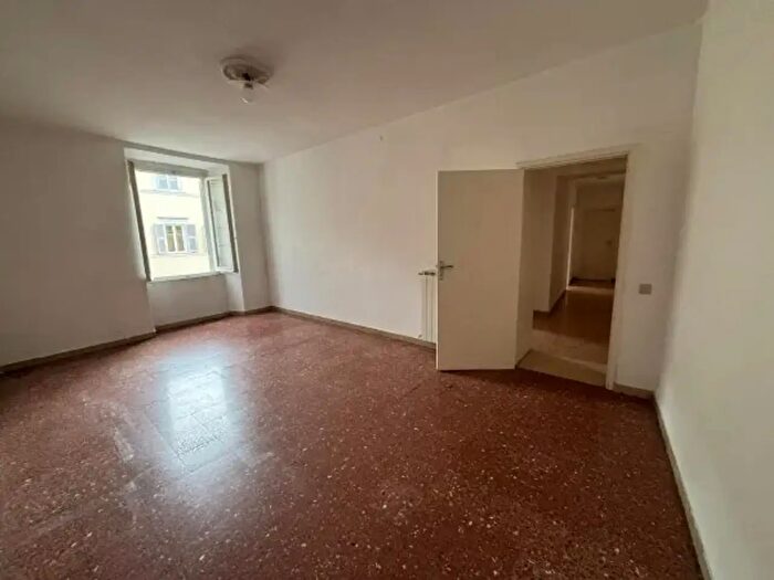 Appartamento trilocale in vendita in Via Dante Alighieri, Massa