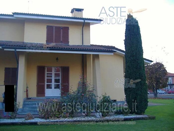 Appartamento con 15 locali in vendita in Via Trilussa, Asti