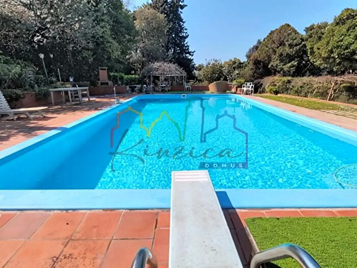 Casa con 12 locali in vendita in Livorno