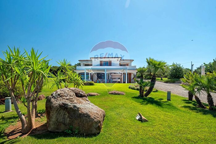 Casa con 12 locali in vendita in Strada Vicinale Vessus Evageletz, Alghero