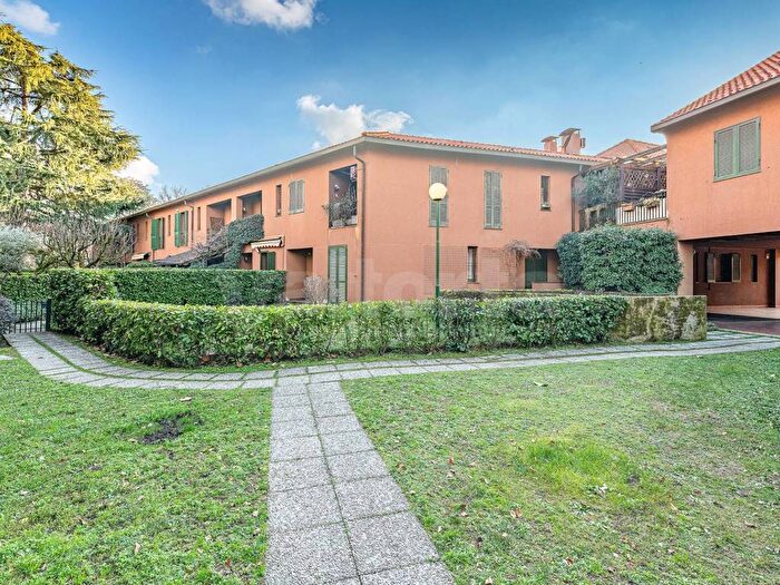 Appartamento quadrilocale in affitto in Viale Cesare Battisti, Cazzaniga Ospedale, Monza