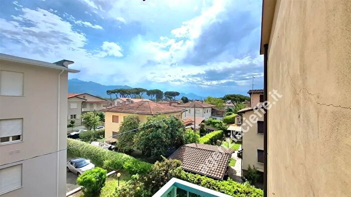 Appartamento quadrilocale in vendita in Massa