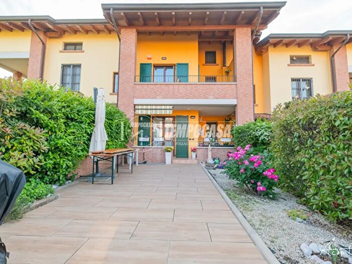 Casa trilocale in vendita in Via San Francesco, Quattro Castella