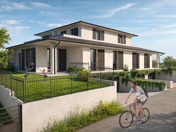 Casa quadrilocale in vendita in Via Fulgosi, Gragnano Trebbiense