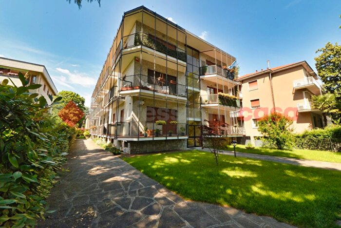 Appartamento con 5 locali in vendita in Viale dei Fiori, Cusano Milanino