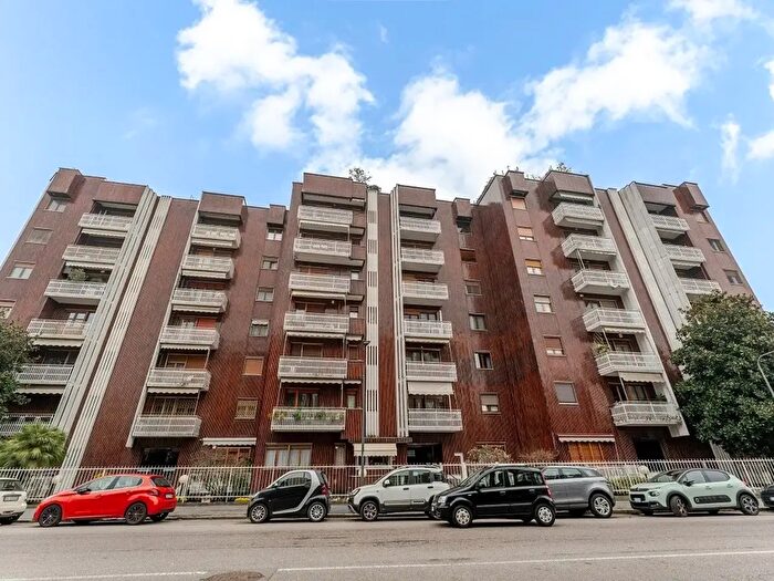 Appartamento quadrilocale in vendita in Via Broni, Milano