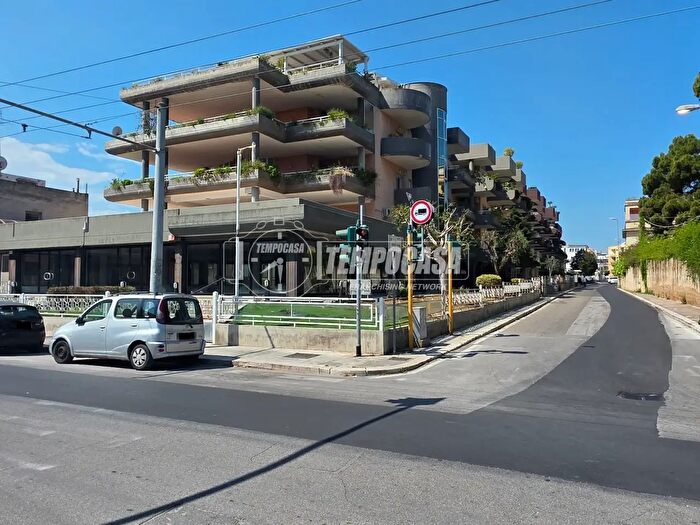 Appartamento trilocale in vendita in Via Roppo Vincenzo, Bari