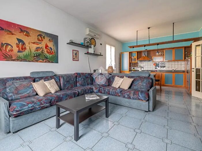 Appartamento trilocale in vendita in Via Cesenatico, Cesenatico