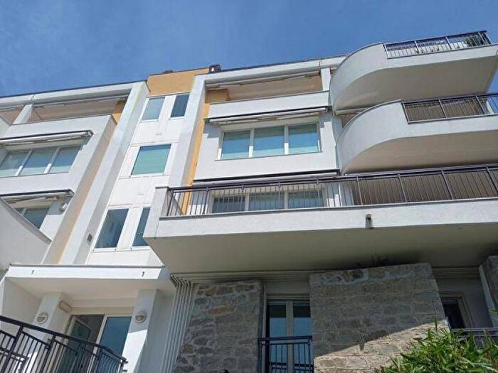 Appartamento con 5 locali in affitto in Barcola, Trieste