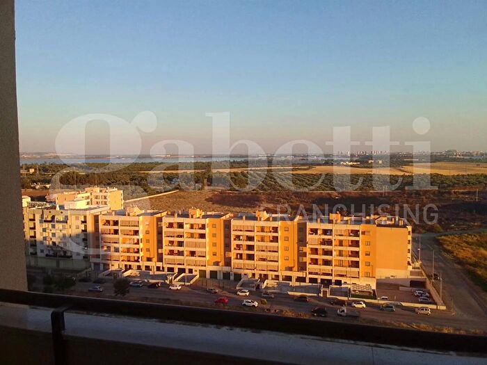 Appartamento quadrilocale in vendita in Piazza GBTedesco, Taranto