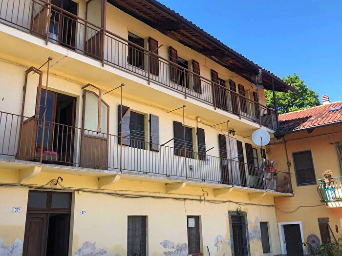 Casa con 10 locali in vendita in Via dei Massa, San Carlo Canavese