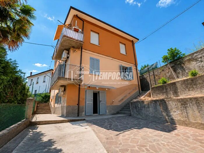 Appartamento con 6 locali in vendita in Viale Vittorio Veneto, Vignola