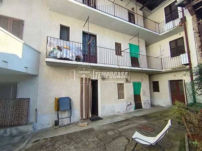 Appartamento bilocale in vendita in Via per Calogna Sanbartolo, Lesa